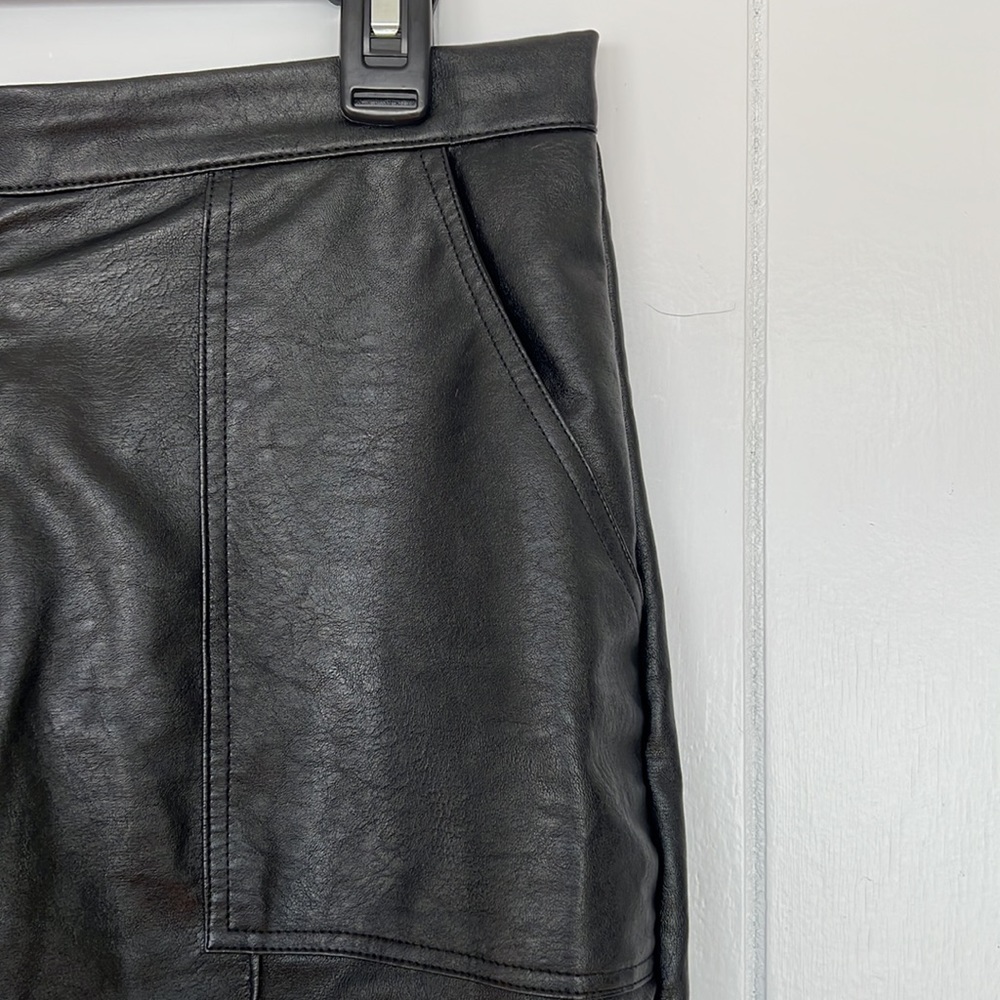 ⚡️SOLD⚡️ Princess Polly Black Straight Leg Vegan Leather Pants - Picture 6 of 8